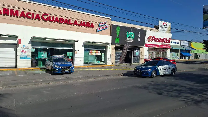 Balean a policía vial cuando abordaba su patrulla en León